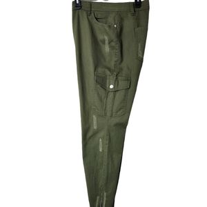 Distressed Olive Green w/ Zippered Raw Hem| Forever 21 | 18